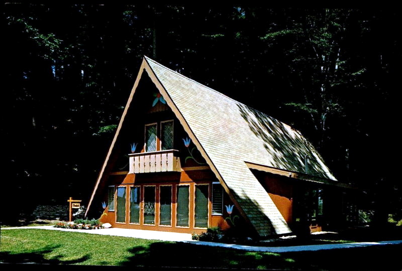 Michillinda Lodge - Vintage Postcard
